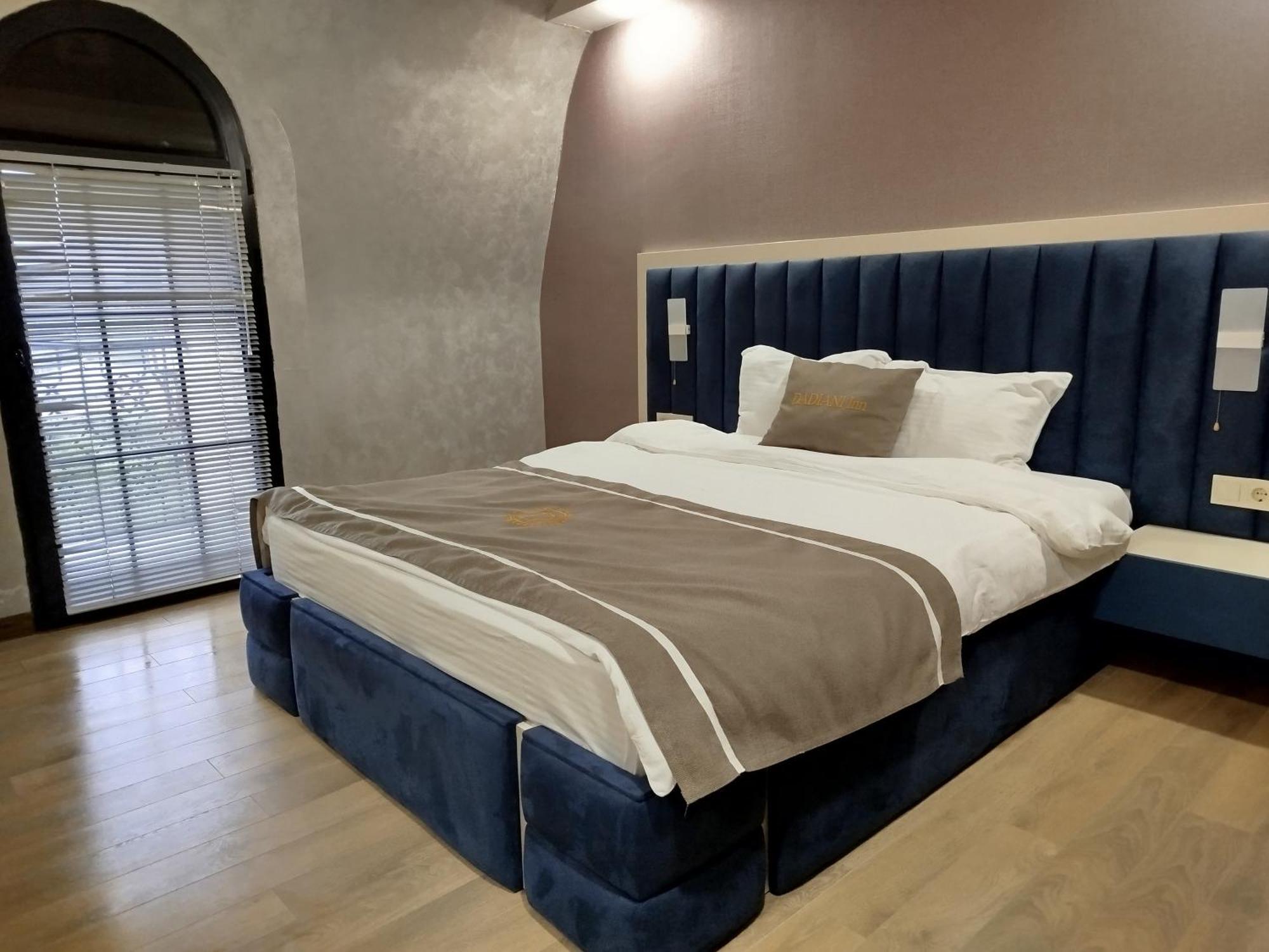 Dadiani Inn Zugdidi Buitenkant foto